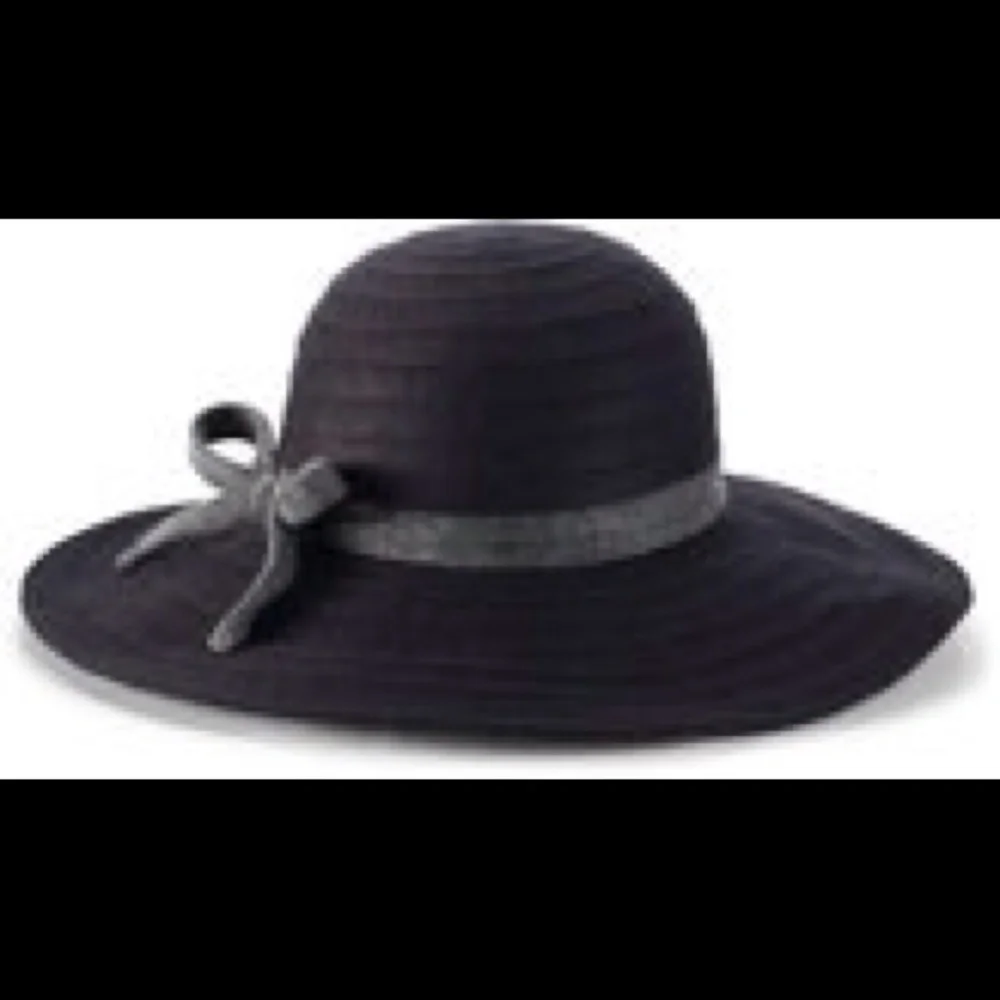 Black Hat With Gray Bow